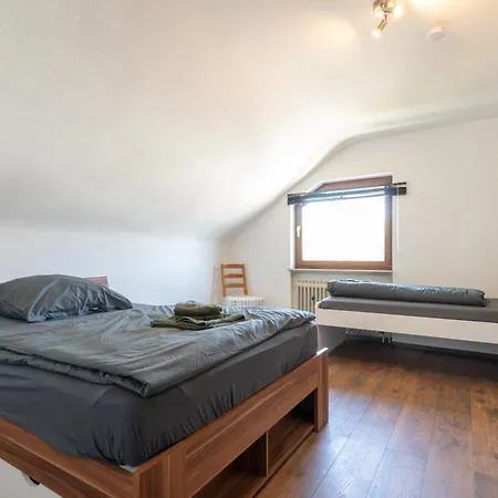 아파트 Fuer 4 Personen Mit 2 Schlafzimmer, Wohnzimmer, Kueche & Balkon *