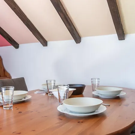 Fuer 4 Personen Mit 2 Schlafzimmer, Wohnzimmer, Kueche & Balkon * Munster (Darmstadt-Dieburg)