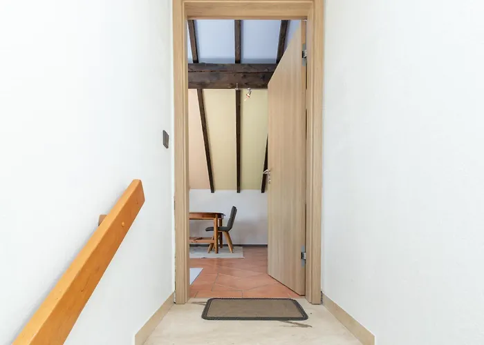 Apartment Fuer 4 Personen Mit 2 Schlafzimmer, Wohnzimmer, Kueche